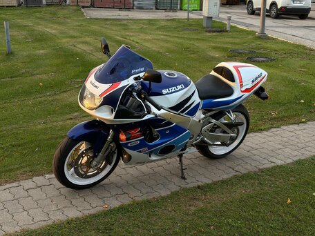 1997 Suzuki GSX-R 750, белый, 500000 рублей, вид 3