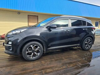 2018 Kia Sportage IV Рестайлинг, чёрный, 1900000 рублей, вид 3