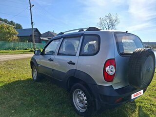 2011 Chevrolet Niva I Рестайлинг, серебристый, 440000 рублей, вид 5