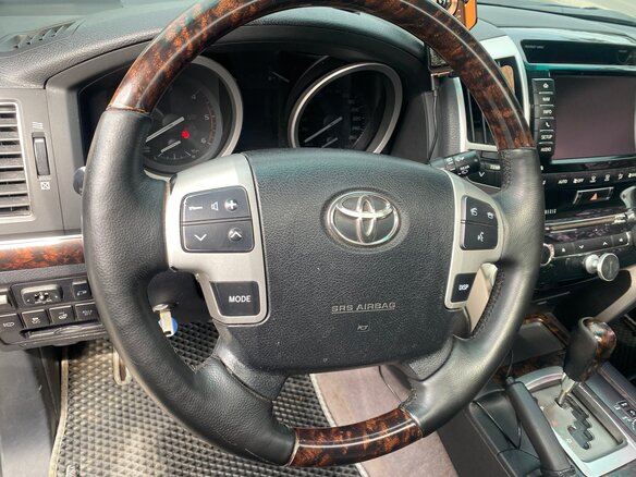 2013 Toyota Land Cruiser 200 Series Рестайлинг 1, чёрный, 3700000 рублей - вид 5
