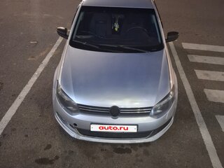 2013 Volkswagen Polo V, серебристый, 430000 рублей, вид 2