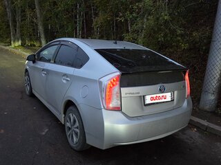 2012 Toyota Prius III Рестайлинг (XW30), серебристый, 920000 рублей, вид 5