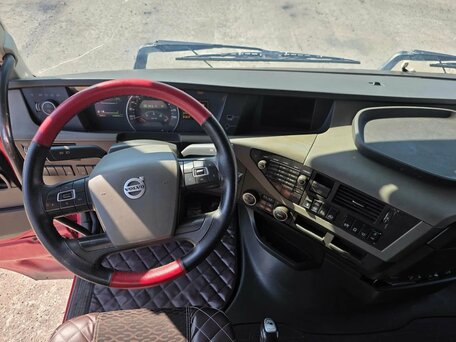 2017 Volvo FH, красный, 5837800 рублей, вид 5