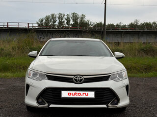 2016 Toyota Camry VII (XV50) Рестайлинг, белый, 1900000 рублей, вид 2
