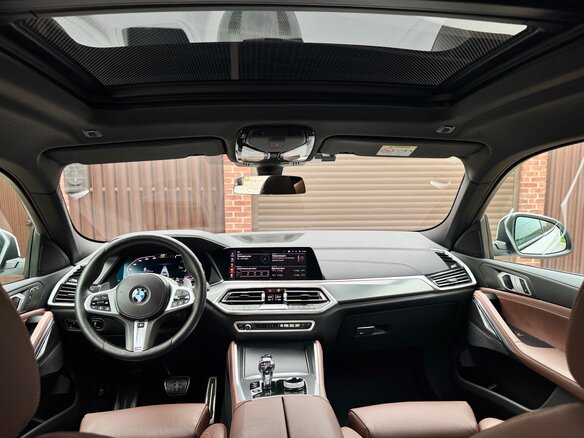 2021 BMW X6 30d III (G06), белый, 7590000 рублей - вид 6