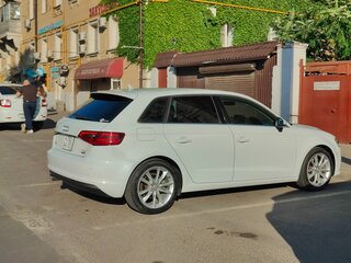 2016 Audi A3 III (8V), белый, 1700000 рублей, вид 4