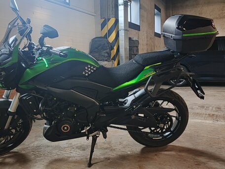 2023 Bajaj Dominar 400, зелёный, 430000 рублей, вид 2
