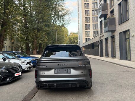 2026 Zeekr 8X Dawn, серый, 12500000 рублей, вид 4