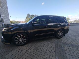 2018 Lexus LX 570 III Рестайлинг 2, чёрный, 9000000 рублей, вид 3