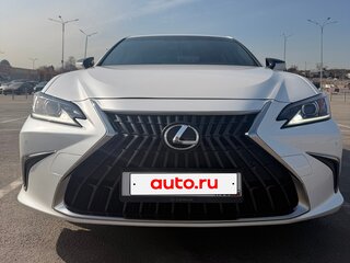 2022 Lexus ES 200 VII Рестайлинг, белый, 5000000 рублей, вид 3