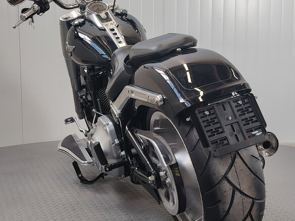 2020 Harley-Davidson Fat Boy, чёрный, 1929000 рублей - вид 6