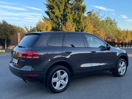 2010 Volkswagen Touareg II, чёрный, 2000000 рублей, вид 5