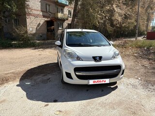 2011 Peugeot 107 I Рестайлинг, белый, 455000 рублей, вид 2