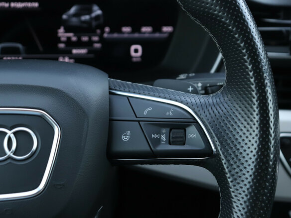 2023 Audi A4 45 TFSI V (B9) Рестайлинг, чёрный - вид 22