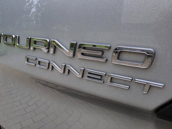 2022 Ford Tourneo Connect Grand II Рестайлинг, серебристый, 1950000 рублей - вид 10