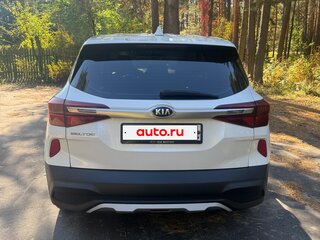 2021 Kia Seltos I, белый, 2060000 рублей, вид 4