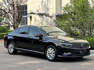 2022 Volkswagen Magotan B8 Рестайлинг, чёрный, 1980000 рублей, вид 1