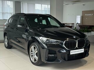 2019 BMW X1 20i xDrive II (F48) Рестайлинг, чёрный, 2677000 рублей, вид 3