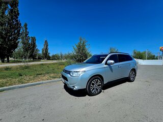 2013 Mitsubishi Outlander III, серый, 1330000 рублей, вид 2