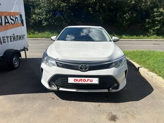 2015 Toyota Camry VII (XV50) Рестайлинг, белый, 1800000 рублей, вид 2