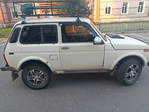 1996 Lada (ВАЗ) 2121 (4x4) I Рестайлинг, белый, 250000 рублей - вид 5