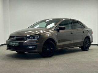 2017 Volkswagen Polo V Рестайлинг, коричневый, 950000 рублей, вид 1