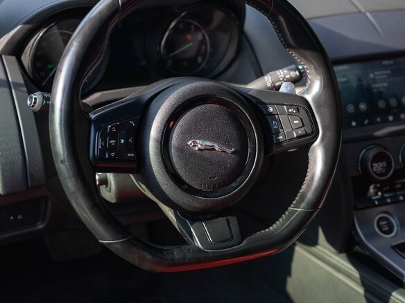 2018 Jaguar F-Type I Рестайлинг, белый, 2223000 рублей - вид 11