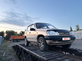 2004 Chevrolet Niva I, бежевый, 230000 рублей, вид 3