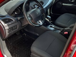 2011 Renault Megane III, пурпурный, 800000 рублей, вид 2