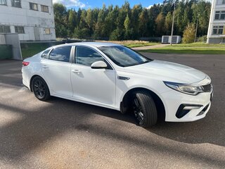 2020 Kia Optima IV Рестайлинг, белый, 1600000 рублей, вид 2