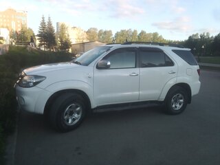 2007 Toyota Fortuner I, белый, 2200000 рублей, вид 3