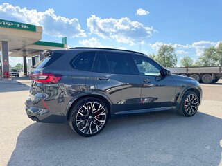 2023 BMW X5 M Competition III (F95), серый, 12500000 рублей, вид 5