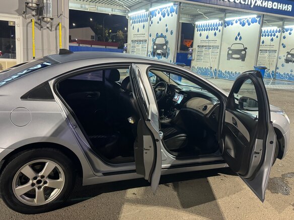 2011 Chevrolet Cruze I, серый, 650000 рублей - вид 8