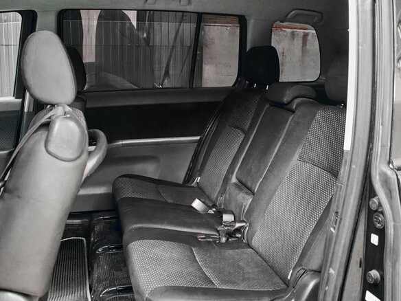 2010 Toyota ISis I Рестайлинг, чёрный, 1160000 рублей - вид 17