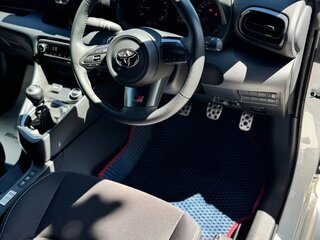2020 Toyota Yaris IV, белый, 2475000 рублей, вид 4