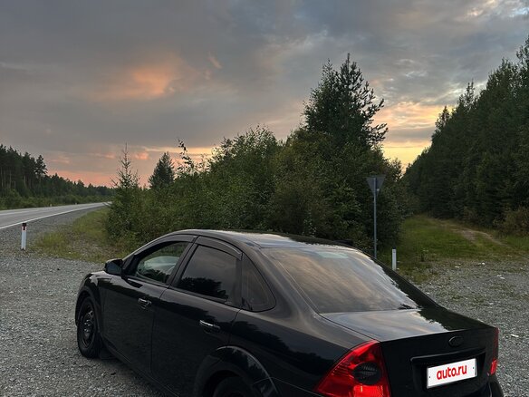 2010 Ford Focus II Рестайлинг, чёрный, 600000 рублей - вид 8