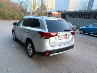 2016 Mitsubishi Outlander III Рестайлинг 2, серый, 1600000 рублей, вид 4