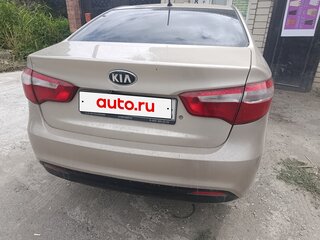 2015 Kia Rio III Рестайлинг, бежевый, 550000 рублей, вид 2