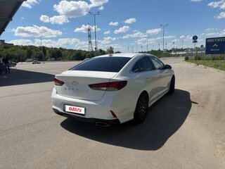2017 Hyundai Sonata VII (LF) Рестайлинг, белый, 1300000 рублей, вид 5