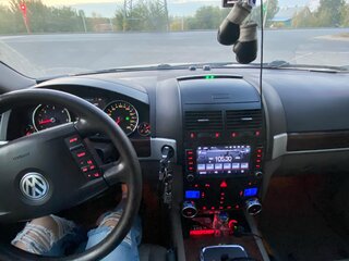 2007 Volkswagen Touareg I Рестайлинг, чёрный, 900000 рублей, вид 4