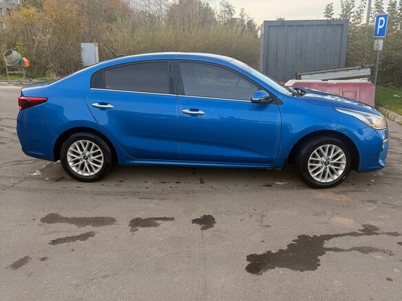 2019 Kia Rio IV, синий, 1189000 рублей - вид 3