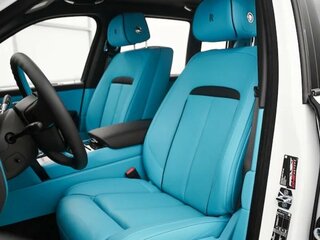 2026 Rolls-Royce Cullinan Black Badge I Рестайлинг (Series II), белый, 64500000 рублей, вид 5