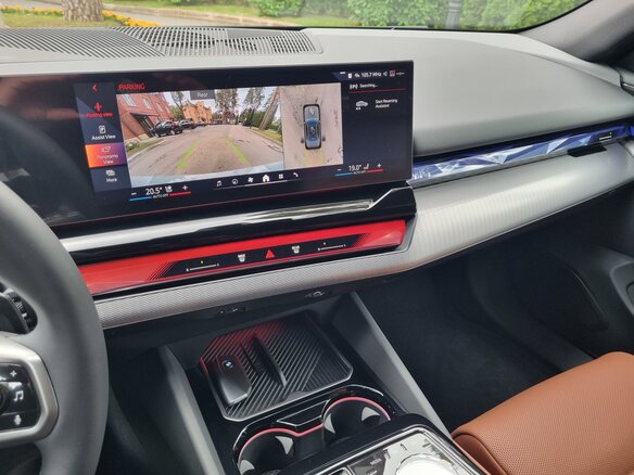 2025 BMW 5 серии 530i xDrive VIII (G60/G61/G68), серый, 8850000 рублей - вид 34