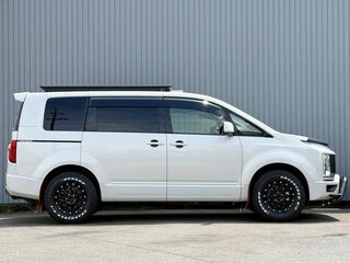 2022 Mitsubishi Delica D:5 I Рестайлинг, белый, 2490099 рублей, вид 3