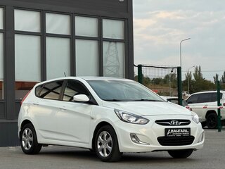 2014 Hyundai Solaris I, белый, 870000 рублей, вид 4