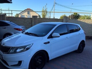 2013 Kia Rio III, белый, 720000 рублей, вид 1