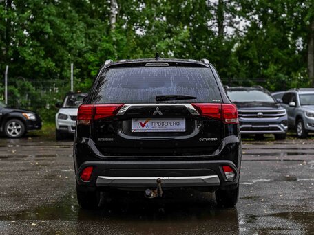 2018 Mitsubishi Outlander III Рестайлинг 2, чёрный, 1862000 рублей, вид 4