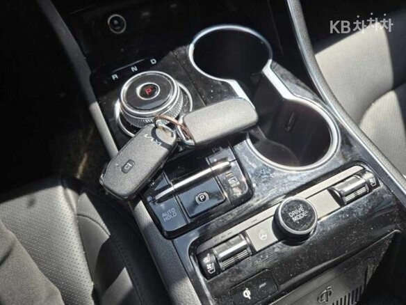 2023 Kia K5 III, чёрный, 2190000 рублей - вид 10