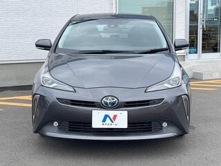 2022 Toyota Prius IV Рестайлинг (XW50), серебристый, 1700000 рублей, вид 3