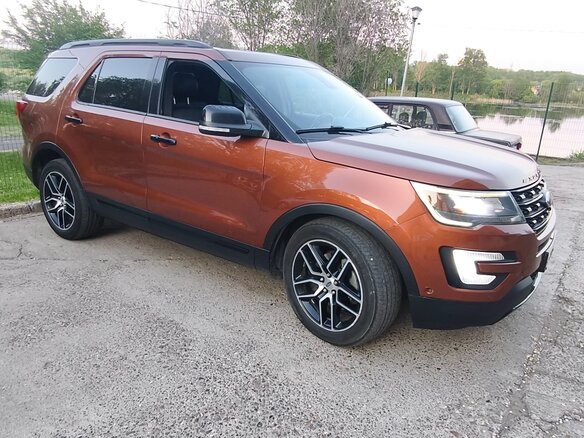 2015 Ford Explorer V Рестайлинг, коричневый, 2150000 рублей - вид 6